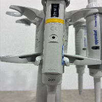 Eppendorf Set of 4 Research plus pipette image 2